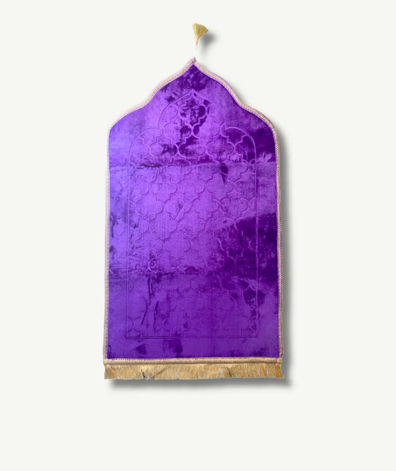Tapis de prière confort violet - un indispensable de l'Islam Boutique Paradis Oriental pour une expérience de prière apaisante.
