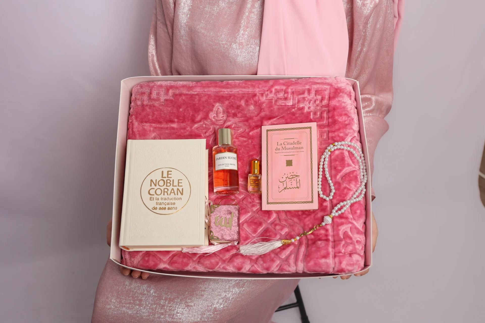 Coffret Kamila Collection Diamant Islam Tapis Rose Coran Tasbih Citadelle Du Musulman Mini Coran Parfum Musc El Nabil Boutique Paradis Oriental